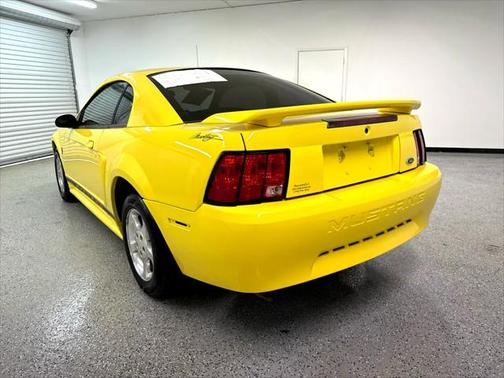 2002 Ford Mustang Base