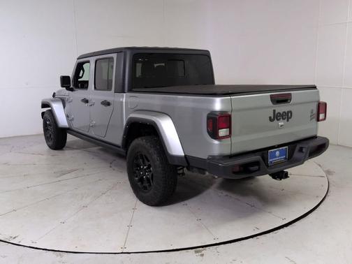 2021 Jeep Gladiator Willys 4x4