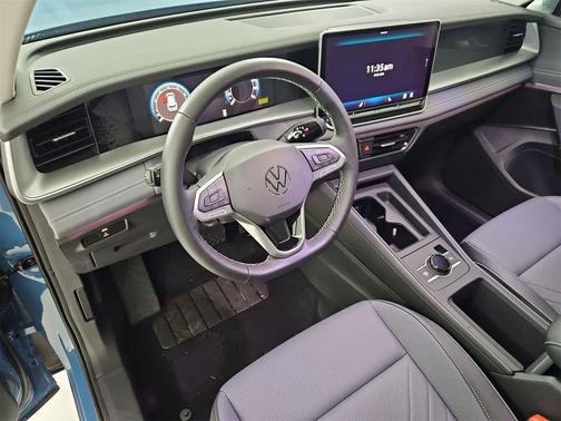 2025 Volkswagen Tiguan 2.0T SE 4MOTION