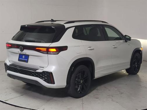 2025 Volkswagen Tiguan 2.0T SE R-Line Black 4MOTION