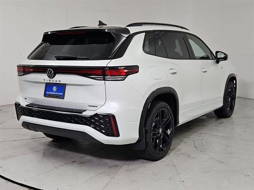 2025 Volkswagen Tiguan 2.0T SE R-Line Black 4MOTION