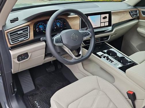 2025 Volkswagen Atlas 2.0T SE w/Technology 4MOTION