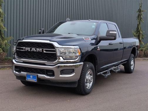 2024 RAM 2500 Tradesman Crew Cab 4x4 8' Box