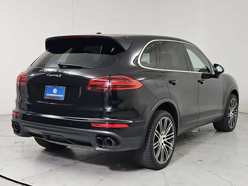 Jet Black Metallic 2018 Porsche Cayenne S