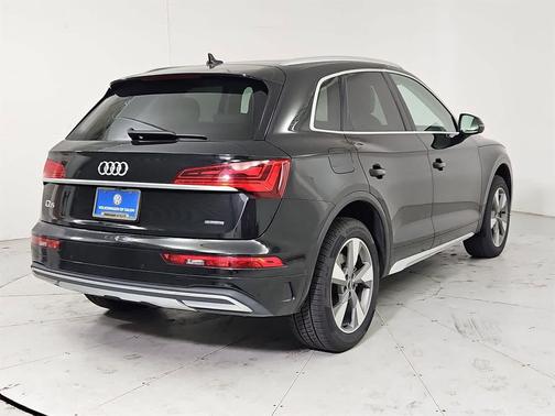 2022 Audi Q5 40 Premium Plus