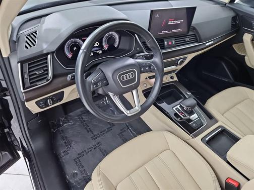 2022 Audi Q5 40 Premium Plus