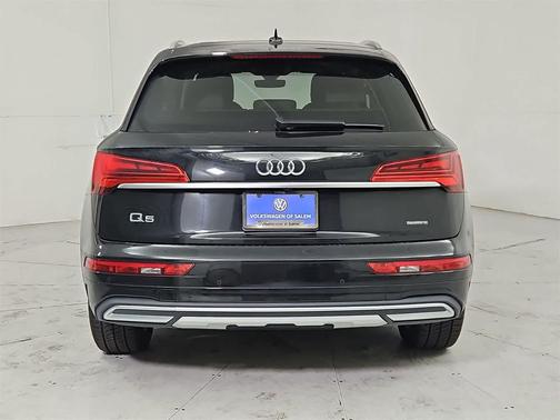 2022 Audi Q5 40 Premium Plus