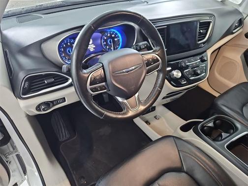 2020 Chrysler Pacifica Touring-L Plus