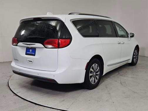 2020 Chrysler Pacifica Touring-L Plus