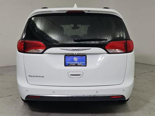 2020 Chrysler Pacifica Touring-L Plus