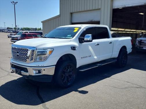 2017 Nissan Titan XD SL