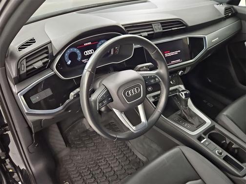 2022 Audi Q3 45 S line Premium