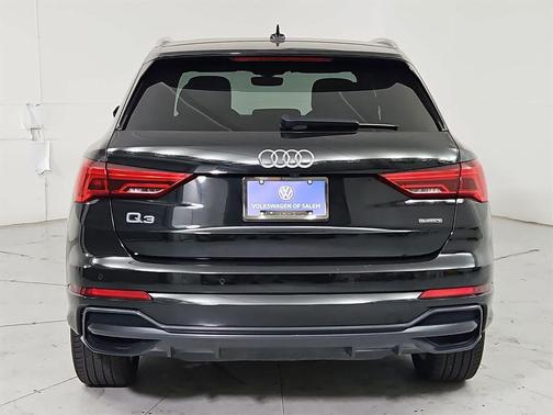 2022 Audi Q3 45 S line Premium