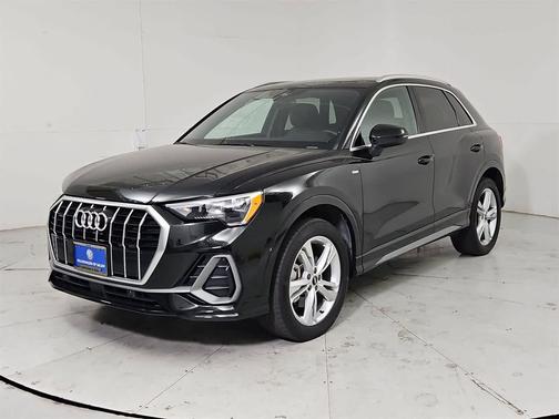 2022 Audi Q3 45 S line Premium