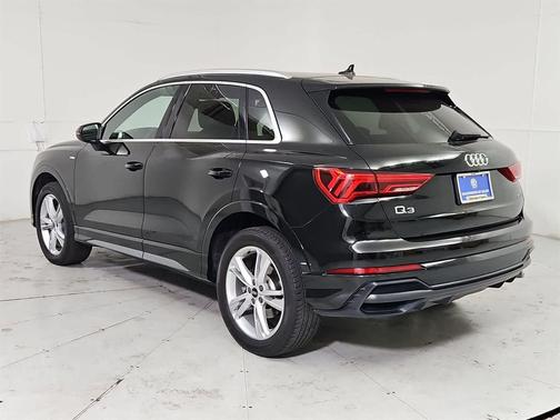 2022 Audi Q3 45 S line Premium