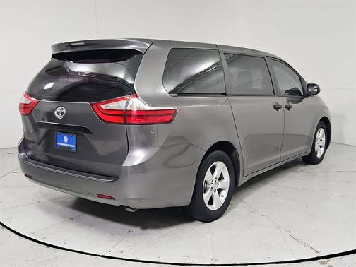 2016 Toyota Sienna L