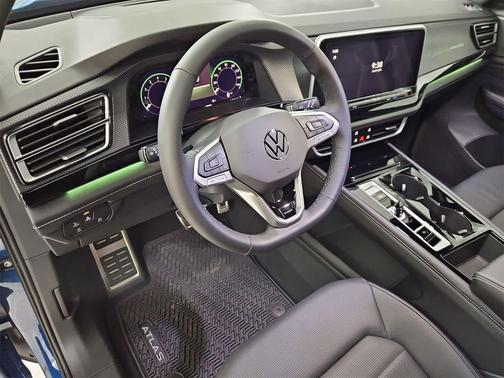 2026 Volkswagen Atlas Cross Sport 2.0T SEL