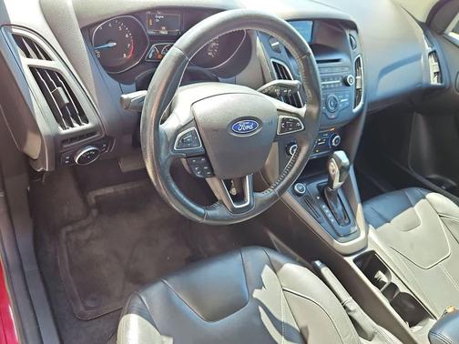 Ruby Red Metallic Tinted Clearcoat 2016 Ford Focus SE