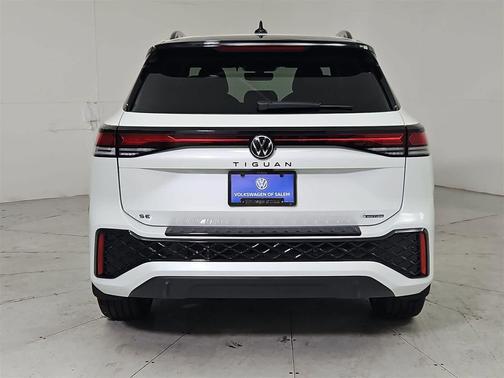 2025 Volkswagen Tiguan 2.0T SE R-Line Black 4MOTION