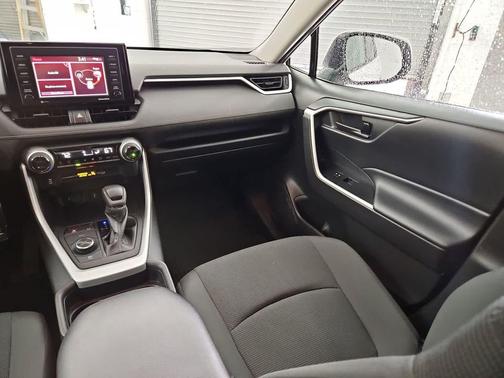 2021 Toyota RAV4 Hybrid LE