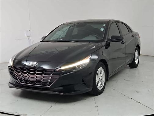 2023 Hyundai ELANTRA SE