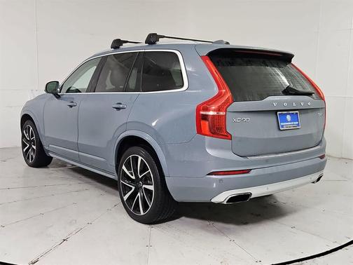 2020 Volvo XC90 T6 Momentum