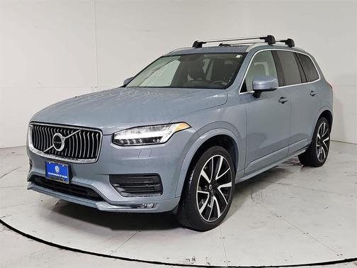 2020 Volvo XC90 T6 Momentum