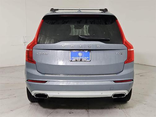 2020 Volvo XC90 T6 Momentum