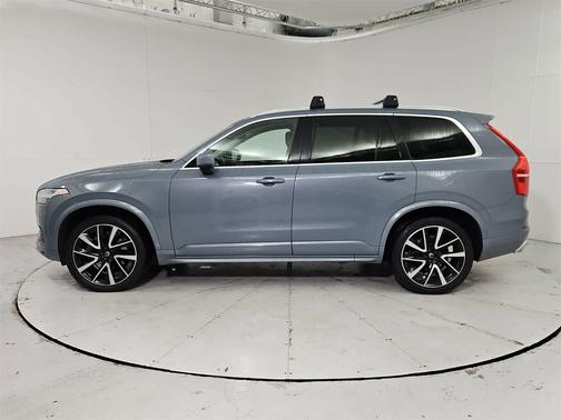 2020 Volvo XC90 T6 Momentum