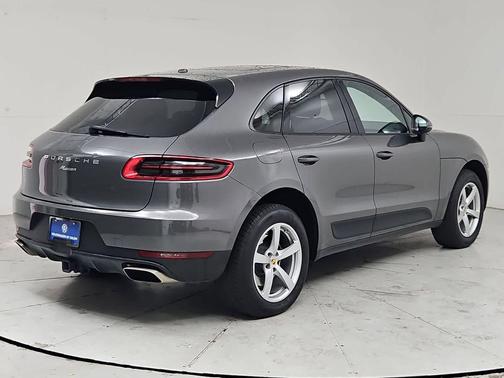 Agate Grey Metallic 2018 Porsche Macan Macan
