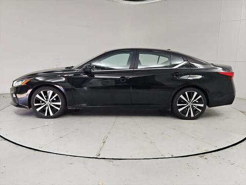 2021 Nissan Altima SR FWD