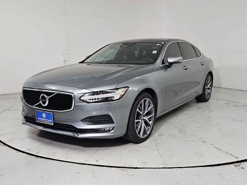 2018 Volvo S90 T5 Momentum