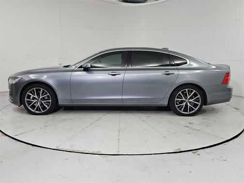2018 Volvo S90 T5 Momentum
