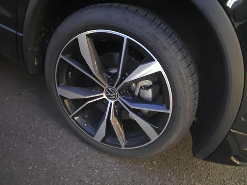 2024 Volkswagen Tiguan 2.0T SEL R-Line 4MOTION