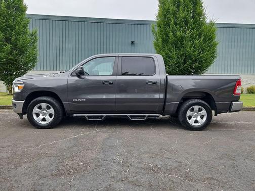 Granite Crystal Metallic Clearcoat 2023 RAM 1500 Big Horn/Lone Star