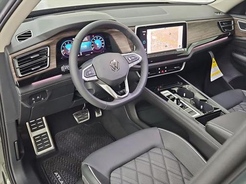 2025 Volkswagen Atlas 2.0T SEL Premium R-Line 4MOTION