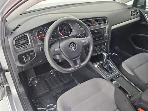 2016 Volkswagen e-Golf SE