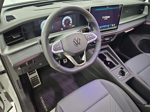2025 Volkswagen Tiguan 2.0T SE R-Line Black 4MOTION