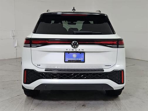 2025 Volkswagen Tiguan 2.0T SE R-Line Black 4MOTION