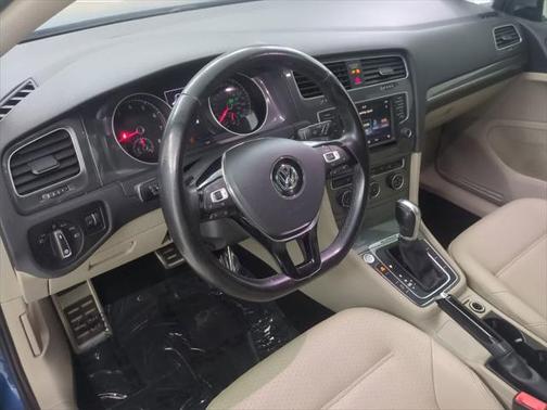 2017 Volkswagen Golf Alltrack TSI SE