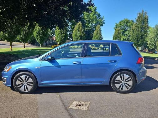 2016 Volkswagen e-Golf SE