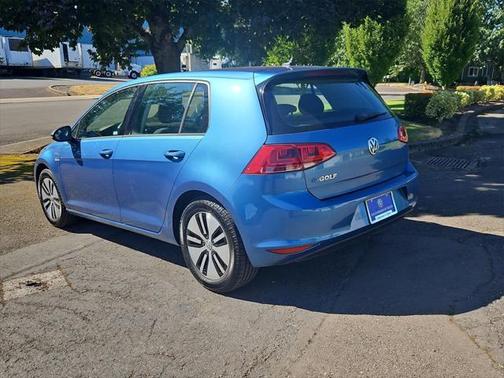 2016 Volkswagen e-Golf SE