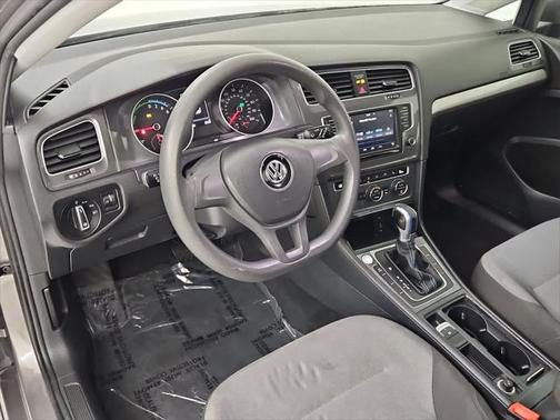2016 Volkswagen e-Golf SE