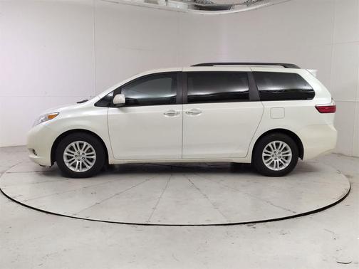 2017 Toyota Sienna XLE Premium