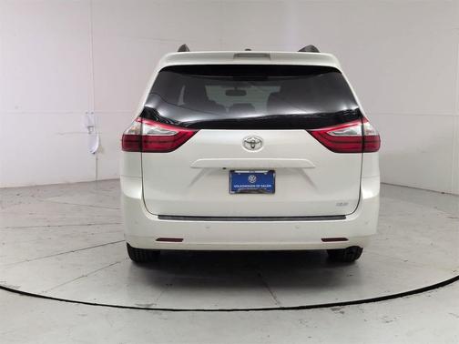 2017 Toyota Sienna XLE Premium