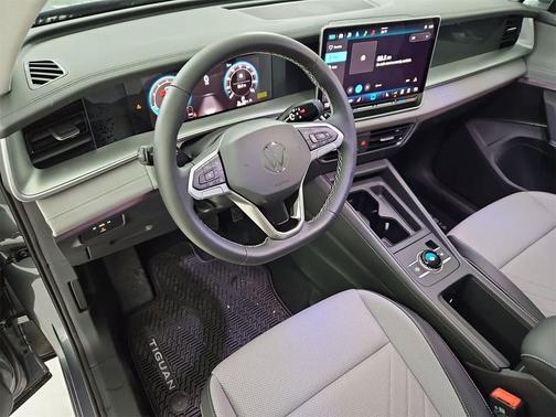 2025 Volkswagen Tiguan 2.0T SE 4MOTION