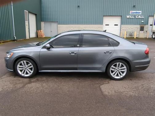 2019 Volkswagen Passat 2.0T Wolfsburg Edition