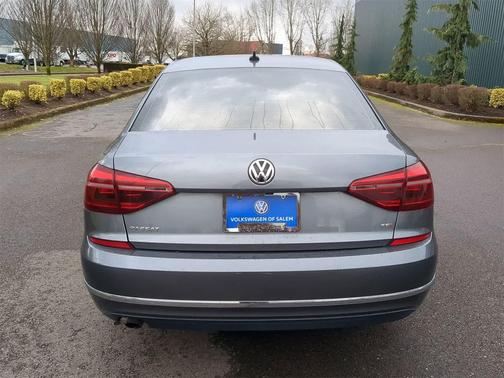 2019 Volkswagen Passat 2.0T Wolfsburg Edition