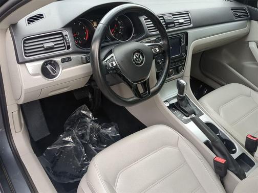 2019 Volkswagen Passat 2.0T Wolfsburg Edition