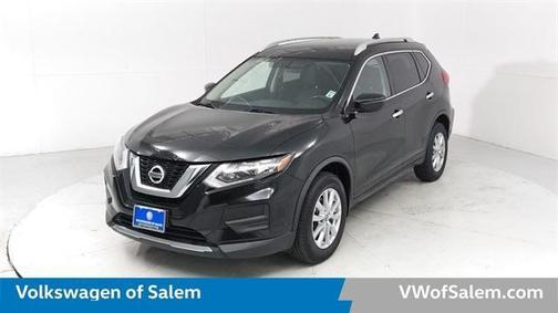 Photo 1 of 32 of 2017 Nissan Rogue SV